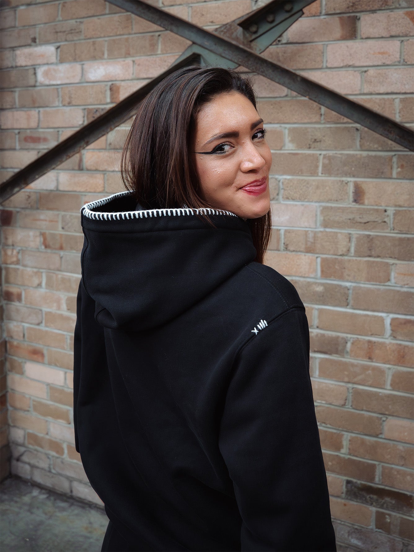THE COMFORT CORE - HOODIE - BLACK