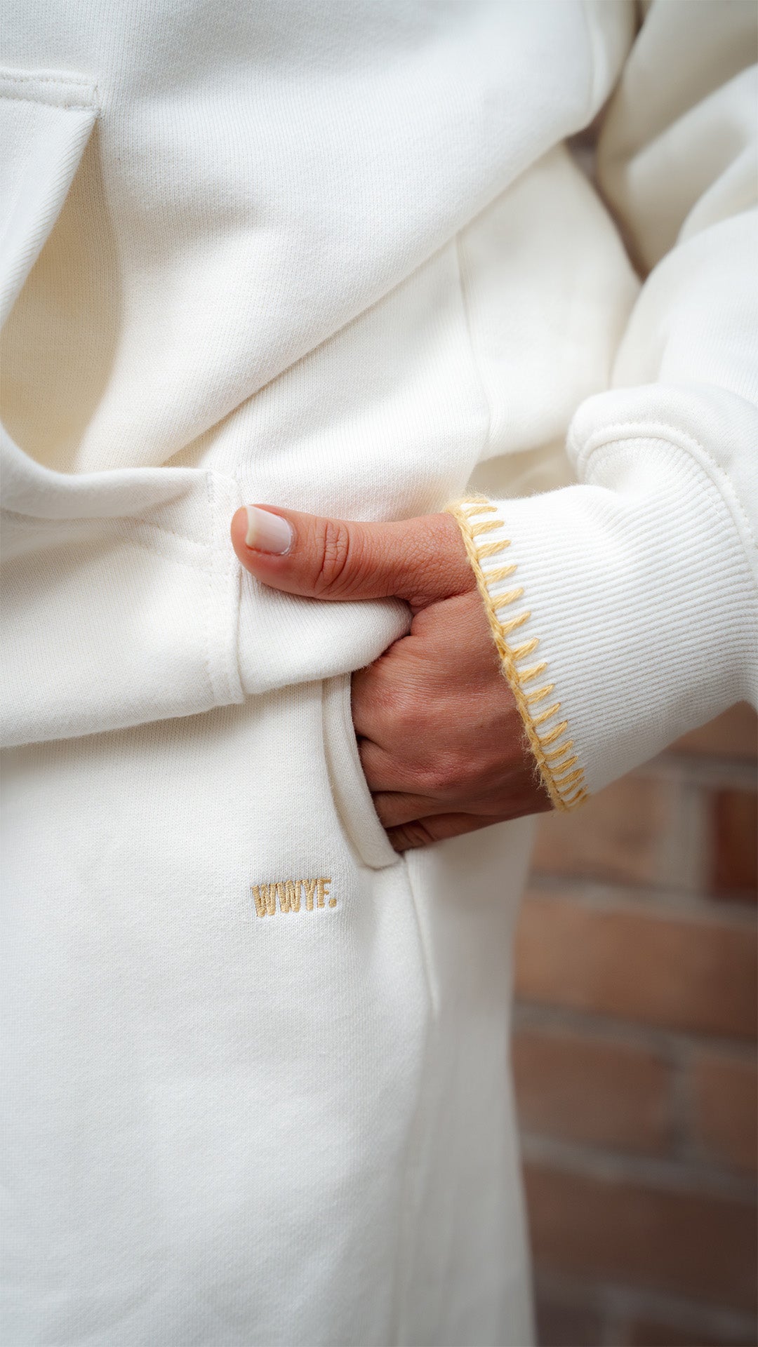 THE COMFORT CORE - HOODIE - BUTTER