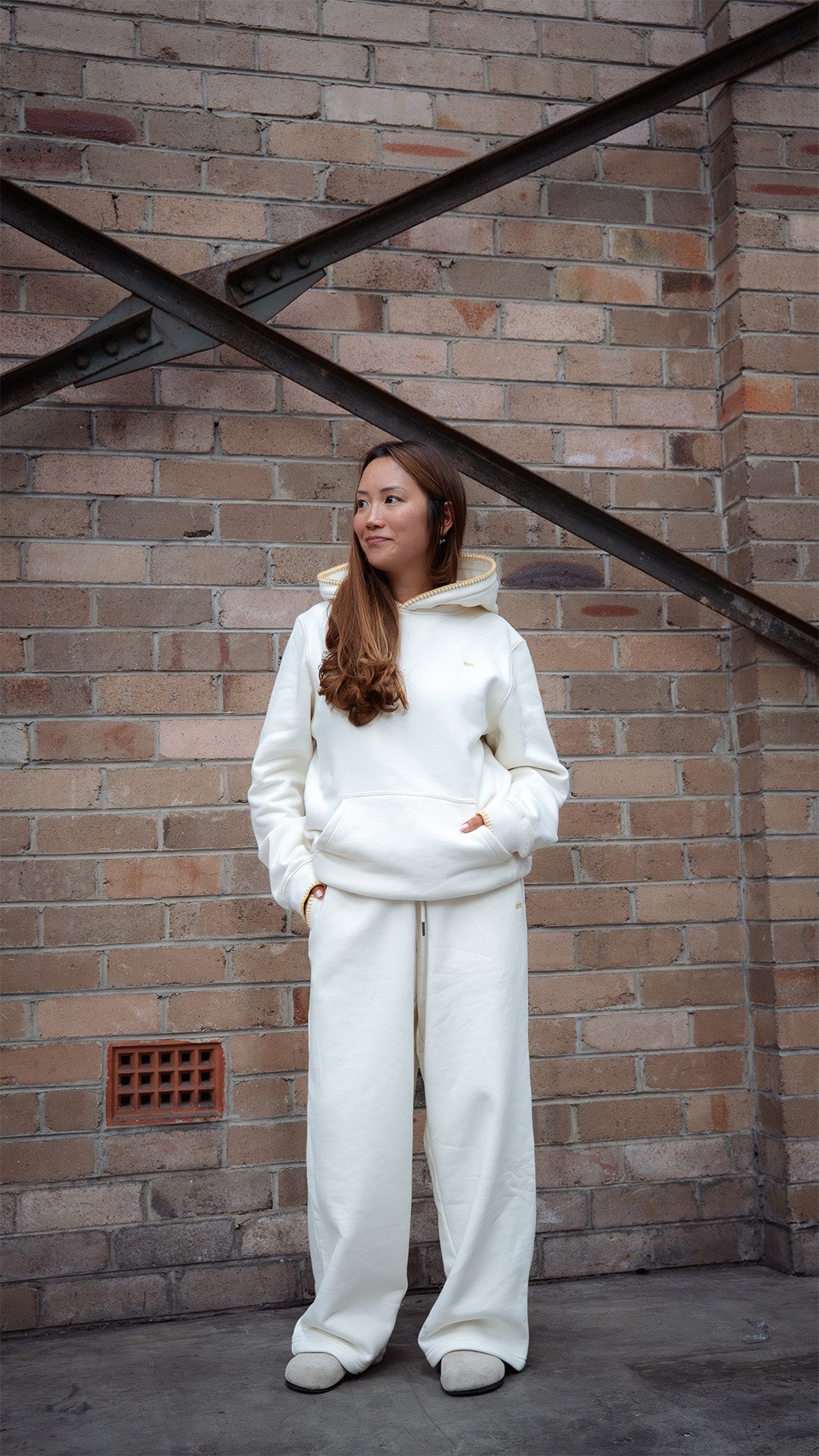 THE COMFORT CORE - TRACK PANTS - BUTTER