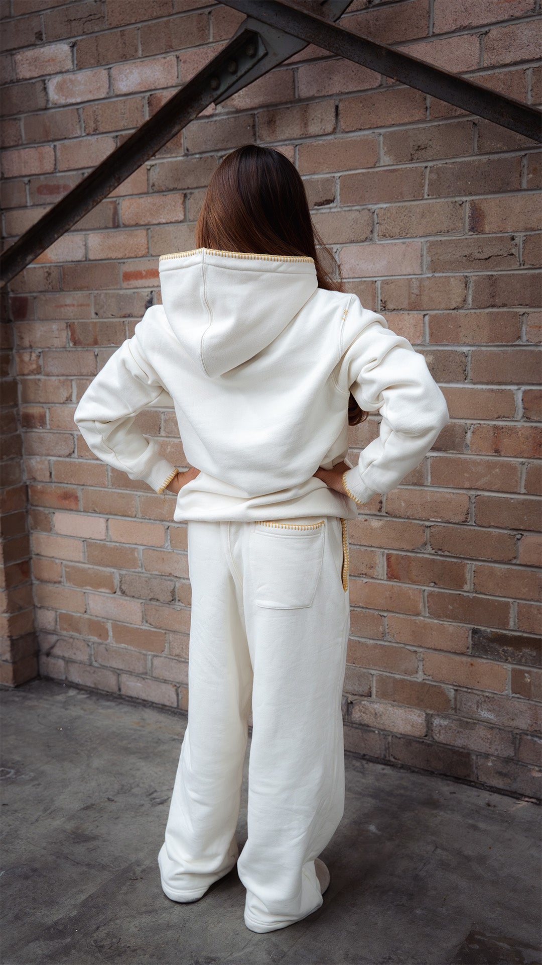 THE COMFORT CORE - TRACK PANTS - BUTTER