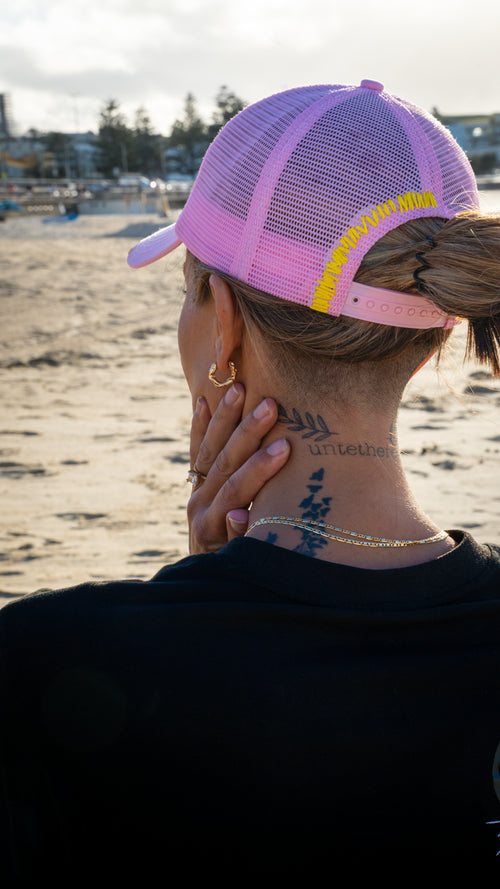 WEAR YOUR HEART - MESH TRUCKER