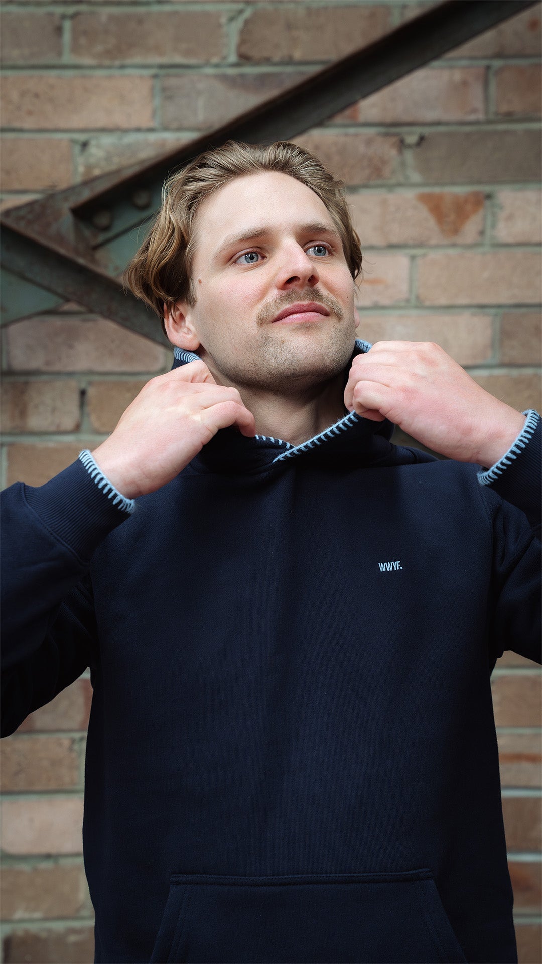 THE COMFORT CORE - HOODIE - NAVY
