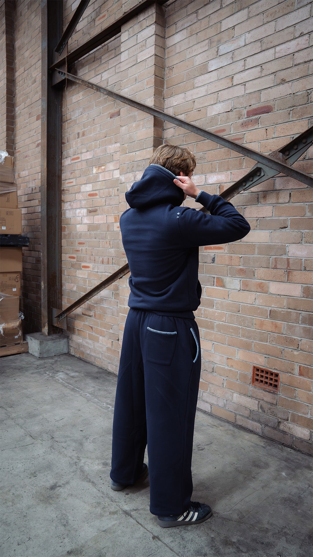 THE COMFORT CORE - HOODIE - NAVY