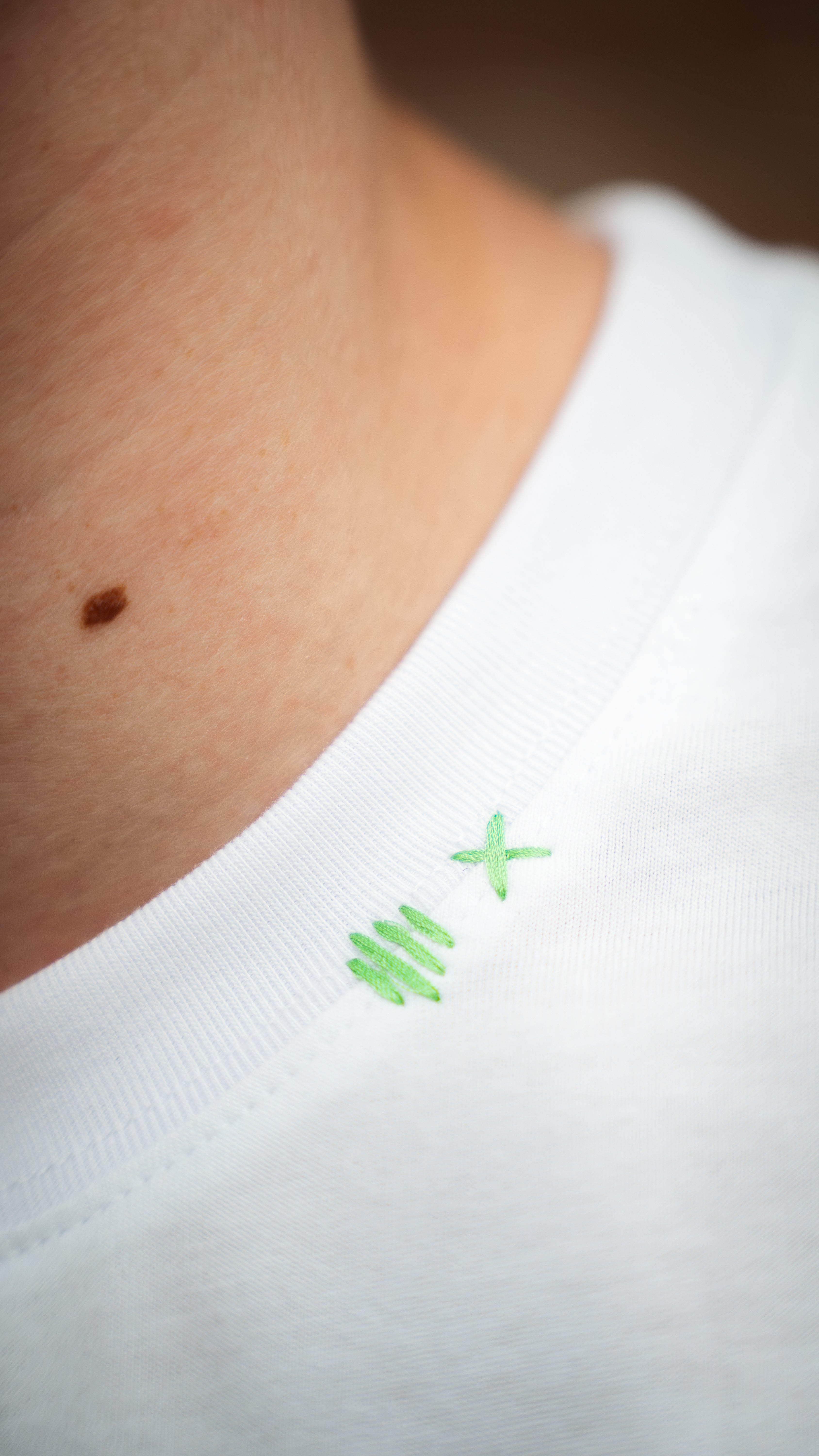 A LITTLE HAPPY - TEE - GREEN